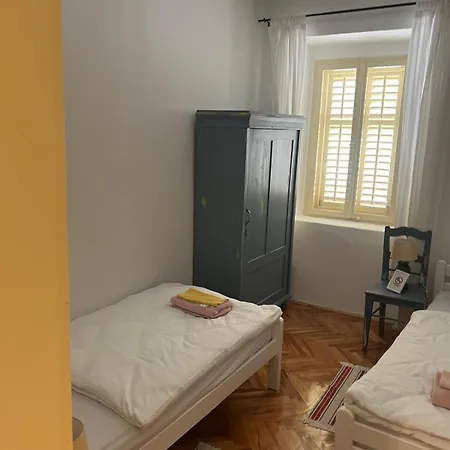 Apartment Tri Srca 2 - De Luxe 2 *