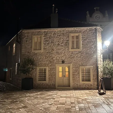 Tri Srca 2 - De Luxe 2 Trebinje