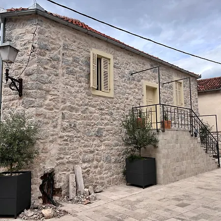 Tri Srca 2 - De Luxe 2 Appartement Trebinje
