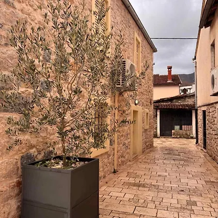 Tri Srca 2 - De Luxe 2 Trebinje