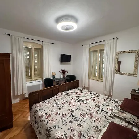 Tri Srca 2 - De Luxe 2 公寓 *