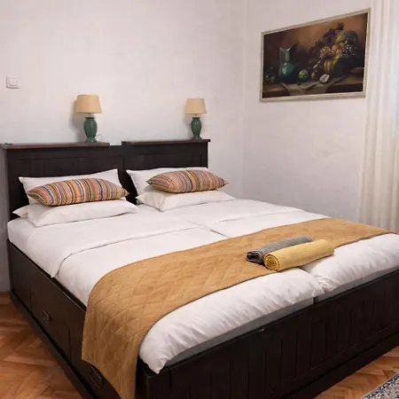 Tri Srca 2 - De Luxe 2 Apartamento Trebinje