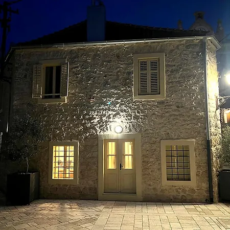 Tri Srca 2 - De Luxe 2