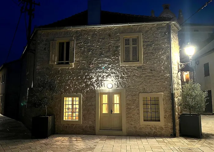 Tri Srca 2 - De Luxe 2