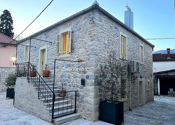 Apartman Tri Srca 2 - De Luxe 2 *